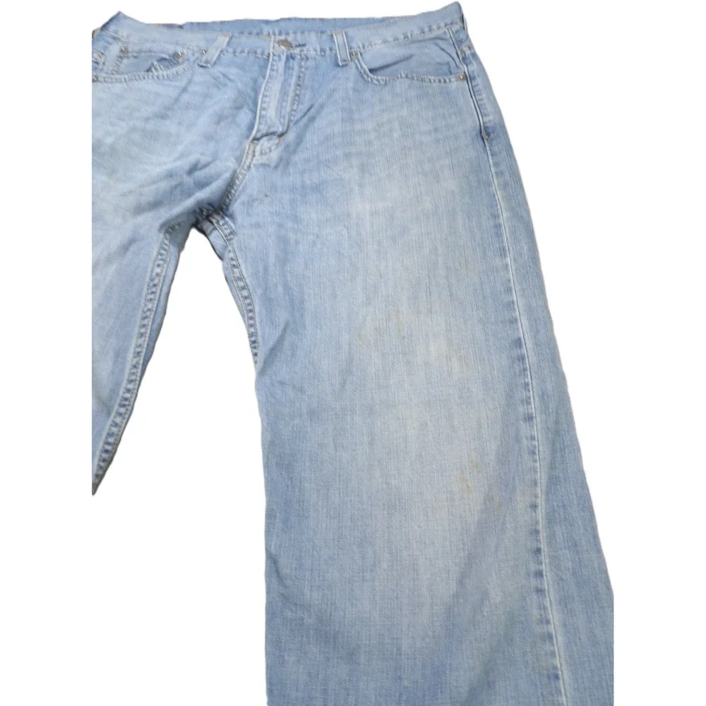 Levis this pair